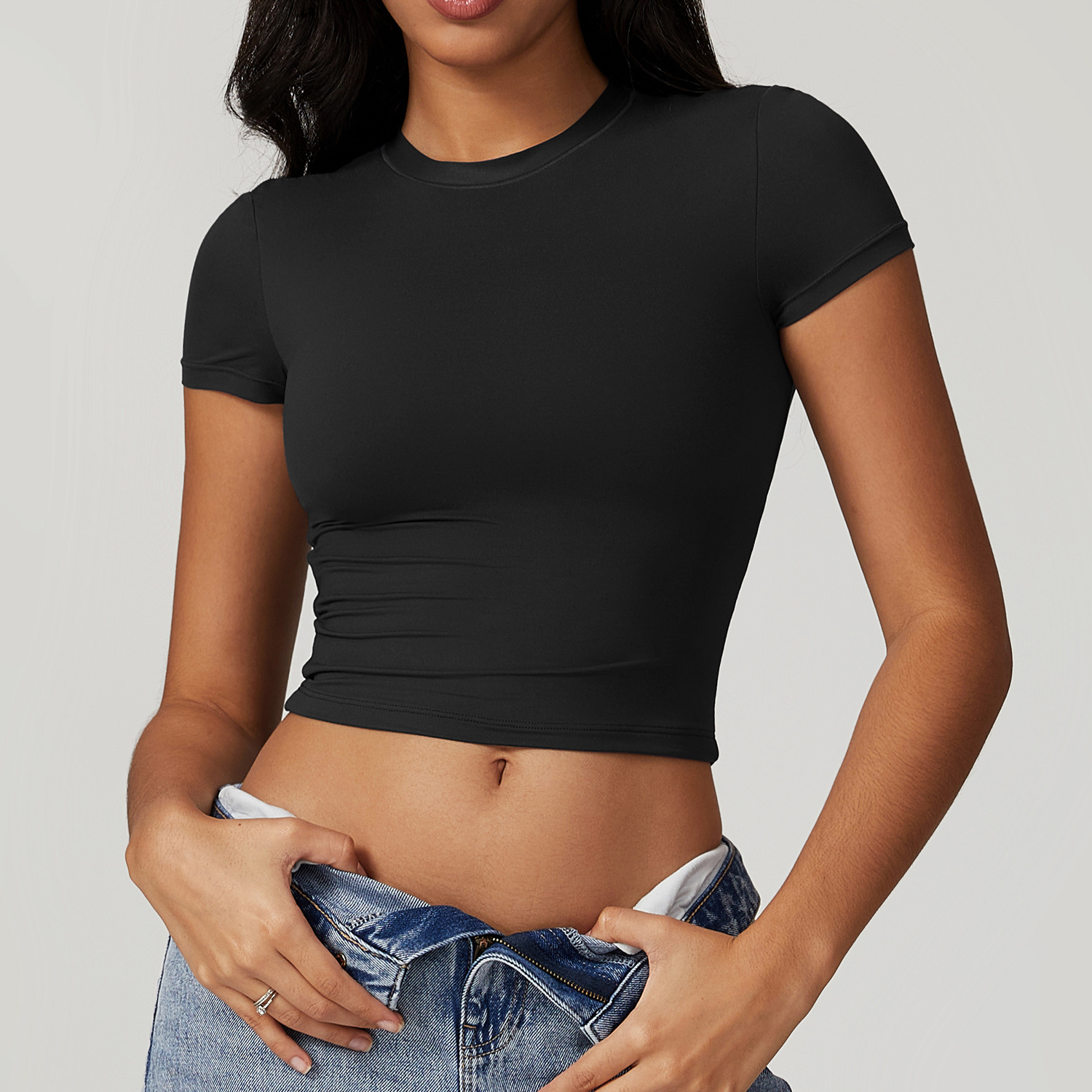 เสื้อยืดกีฬาผู้หญิงแบบรัดรูป แ - T Shirt Tight Fit บทวิจารณ์และราคา